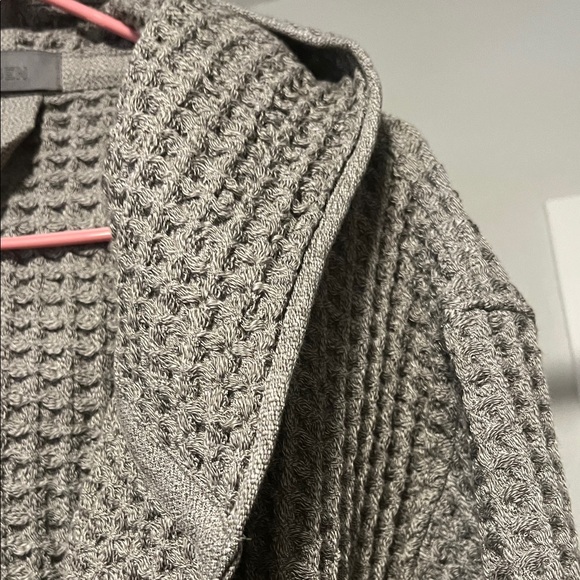 Elegant Gray Supima cotton Waffle Knit Robe by Onsen - Picture 6 of 7